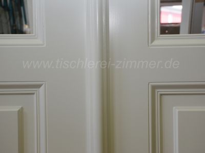 zweiflügelige Zimmertür mit Zierschlagleiste