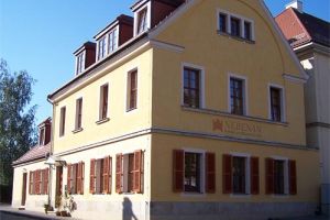 Fenster und Fensterläden - Schillerplatz Dresden