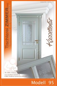 Kassettentür mit sandgestrahltem Motivglas im Sprossenrahmen