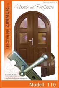 runde Haustür in Braun mit eingebautem Briefkasten