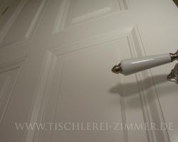 Kassettentür mit klassischer Kassettenteilung