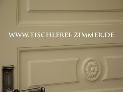 Türblatt mit individuellen Zierprofilen