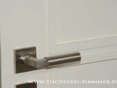 moderne Drückergarnitur für Vollholztüren, Zimmertüren, Innentüren in Weiß - Stiltüren 20er Look