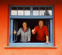 blaue Denkmalschutzfenster