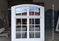 denkmalgerechtes Holzfenster mit Zinnenfries