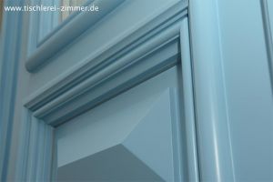 2 flügelige historische Haustür aus Holz - Pyramidenfüllung