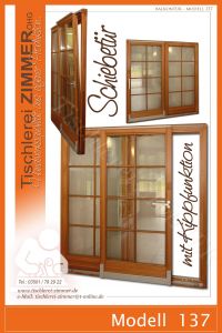 Schiebetür mit lasierter Oberfläche - Balkontür nach historischem Vorbild mit profilierten Sprossen