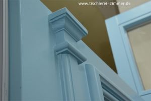 2 flügelige historische Haustür aus Holz - Zierkapitell