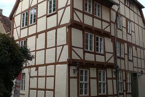 Fachwerkhaus in Quedlinburg mit Denkmalschutzfenster