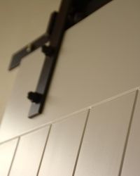 Schiebetür mit sichtbaren Rollen