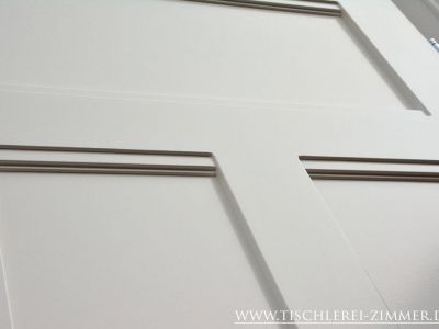 Türblatt mit individuellen Zierprofilen