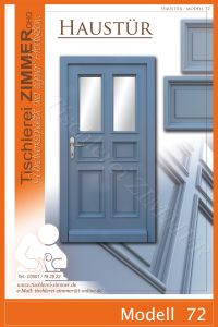 Haustür in Blau mit Kassettenfüllungen und Glasteil