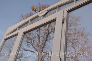 Haustürflügel und Seitenteile mit Aufsatz