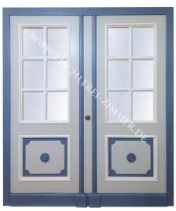 Haustür in mehrfarbiger Lackierung im Landhausstil