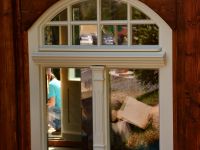 kleines Bogenfenster