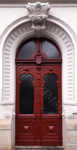 restaurierte historische Haustür