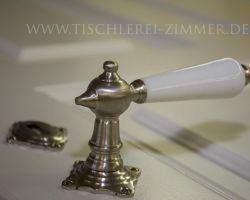 traditionelle Türdrückergarnitur