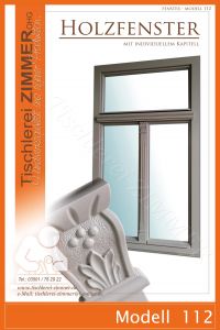 schlankes Holzfenster nach historischem Vorbild mit Kämpferprofil, Schlagleiste und Kapitell