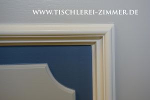 profilierte Glasleiste - mehrfarbige Massivholztür im Landhausstil