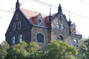 Denkmalschutzfenster (Kreisbogen und Segmentbogen) für Drewag-Gebäude in Dresden