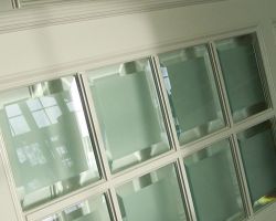 klassische Innentür mit facettiertes Glas